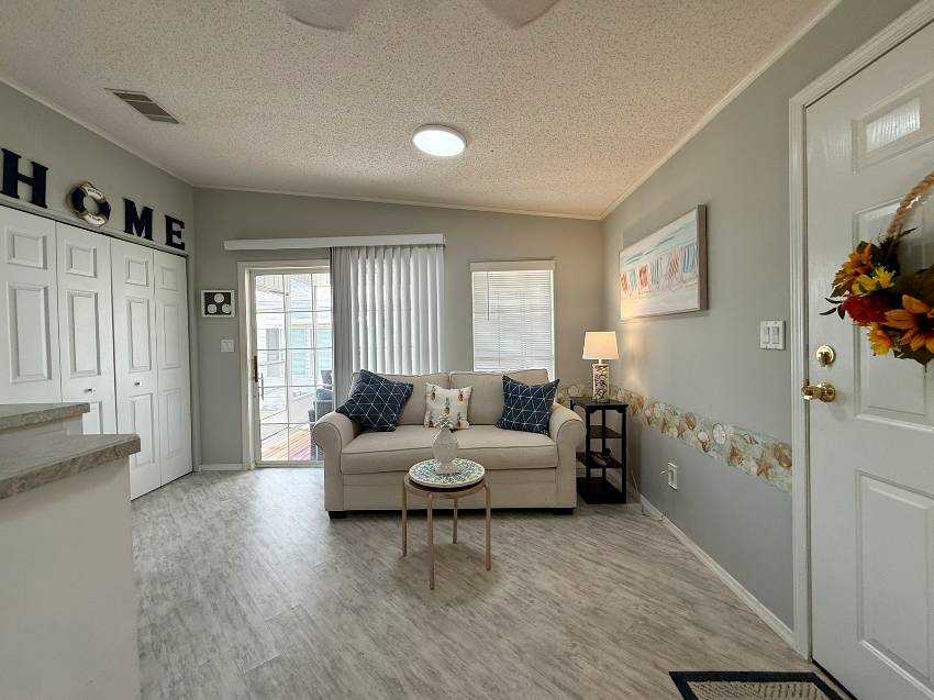 261 Gardenia Lane a Parrish, FL Mobile or Manufactured Home for Sale